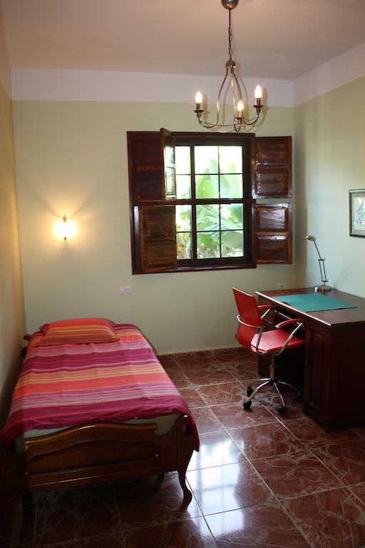 Apartamentos Finca La Cruz Tazacorte Bagian luar foto