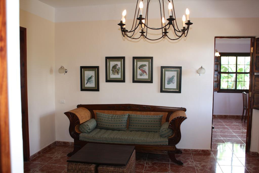 Apartamentos Finca La Cruz Tazacorte Ruang foto